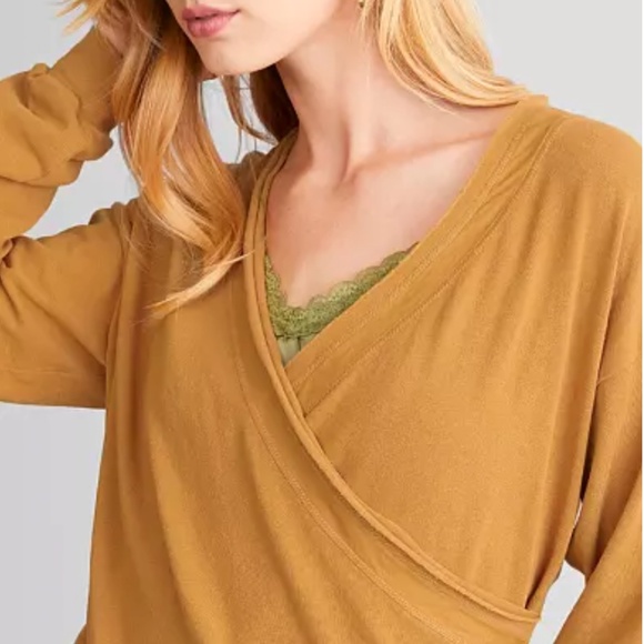 Surplice Raw Edge Top from the BUCKLE -  XL - Picture 6 of 8